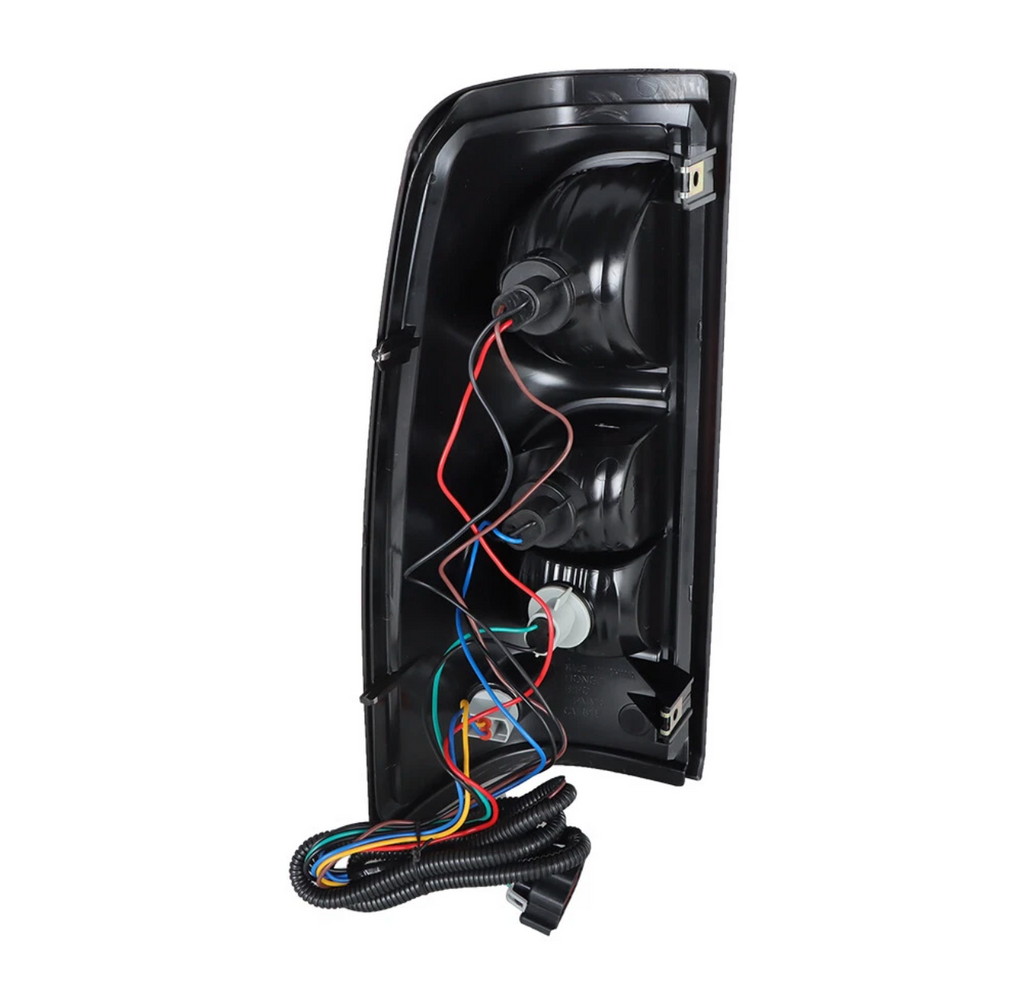 Pair Tail Lights Brake Lamps For 2003-2006 Chevy Silverado 1500 2500 3500 LH+RH