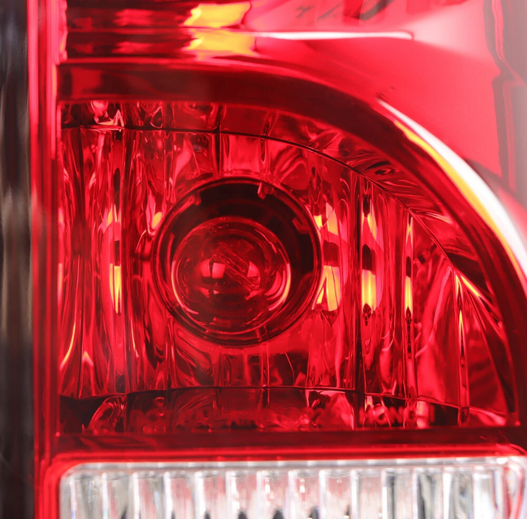 Pair Tail Lights Brake Lamps For 2003-2006 Chevy Silverado 1500 2500 3500 LH+RH